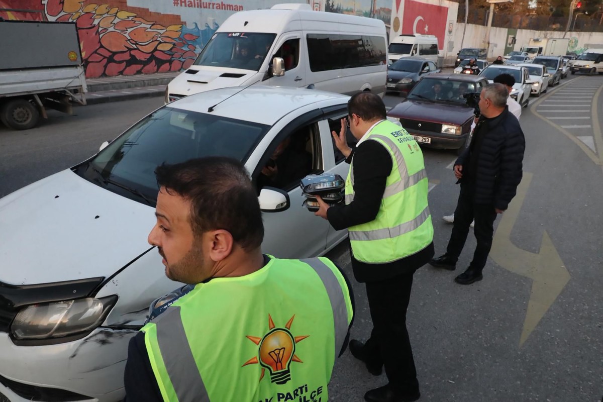 BAŞKAN CANPOLAT VE AK PARTİ İLÇE YÖNETİMİ DEVTEYŞTİ’DE VATANDAŞLARLA BULUŞTU
