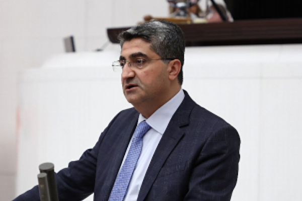 Ekmen: Gazeteciler gözdağıyla terbiye edilemez