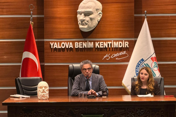 Yalova'da &Prime;Felsefe ve Hakikat&Prime; konferansı düzenlendi