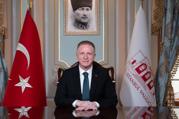 Vali Gül, kazada yaralananları tedavi gördükleri hastanede ziyaret etti
