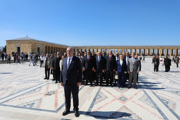 Edremit Belediyesi heyeti, Anıtabir'e ziyaret gerçekleştirdi