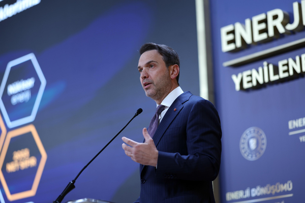 Bakan Bayraktar, AK Parti Kayseri İl Başkanlığı’ı ziyaret etti