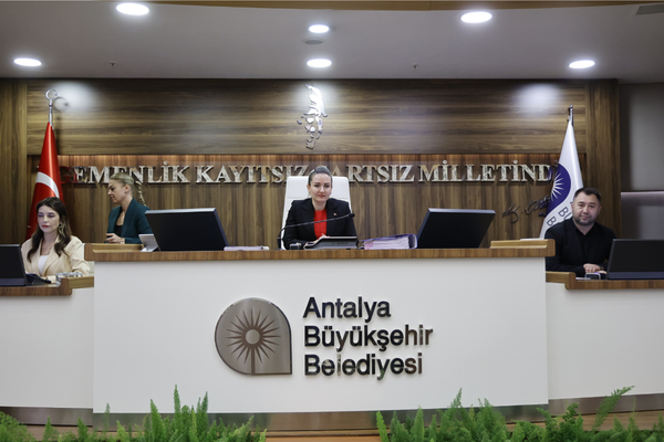 Antalya Büyükşehir Belediyesi Meclisi’nde 2025 faaliyet raporu kabul edildi