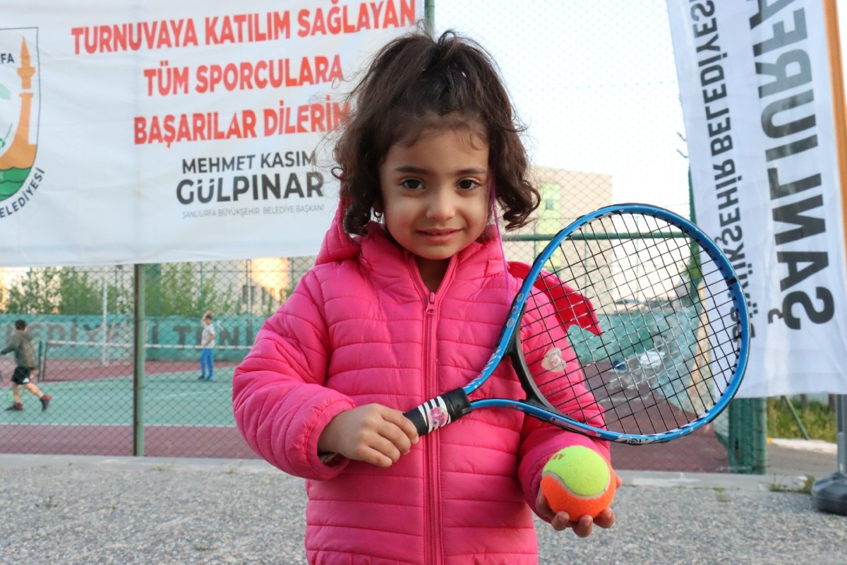 23 NİSAN TENİS TURNUVASI BAŞLADI