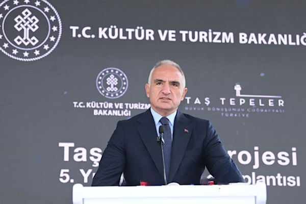 Bakan Ersoy, THY heyeti ile görüşme gerçekleştirdi