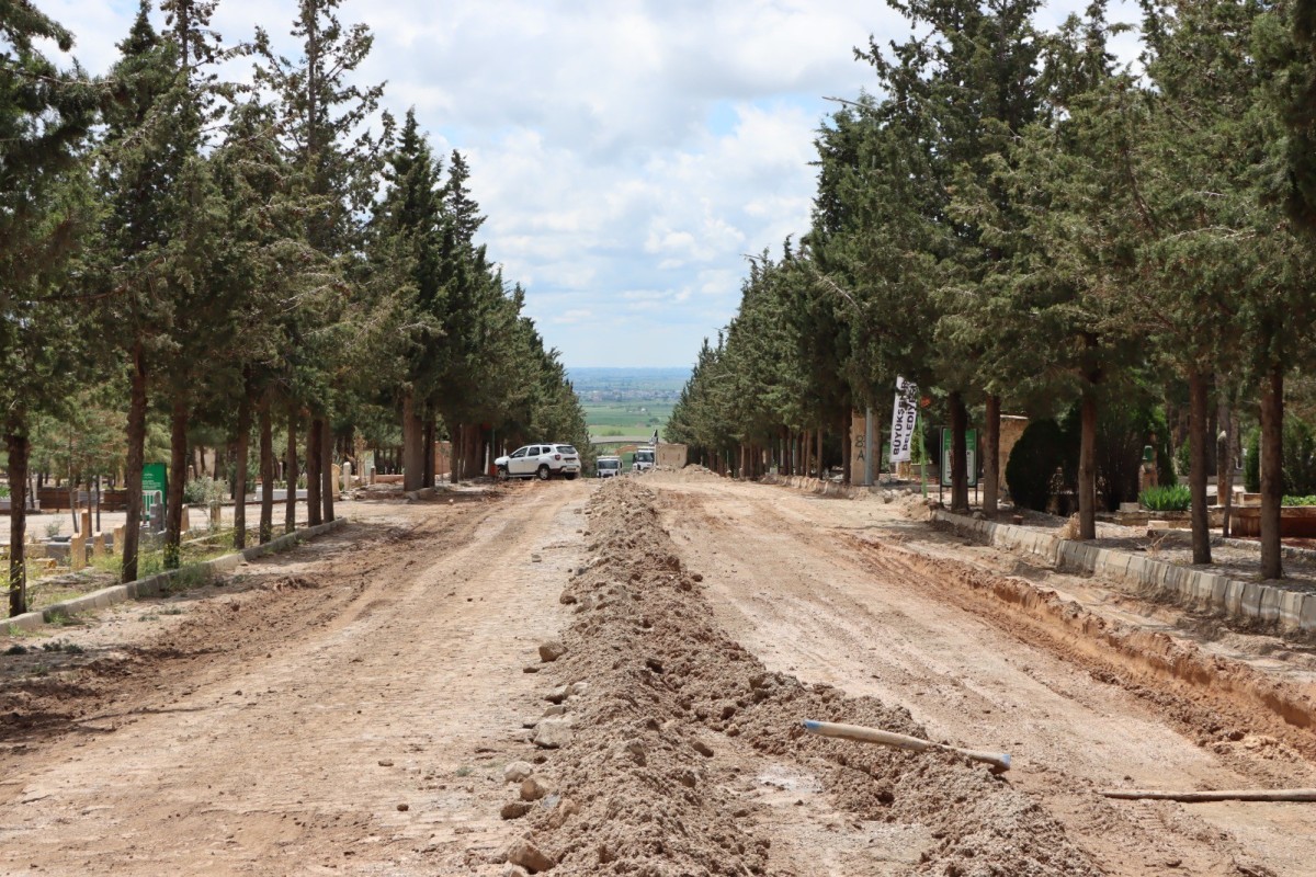 YENİ ASRİ MEZARLIKTA SICAK ASFALT ÇALIŞMASI YAPILACAK