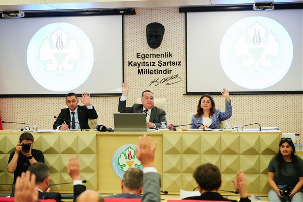Mersin'de ulaşım ve sosyal projeler gündeme geldi