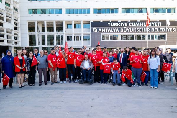 Özel bireyler Engelliler Haftası’nda bir günlüğüne asker oldu