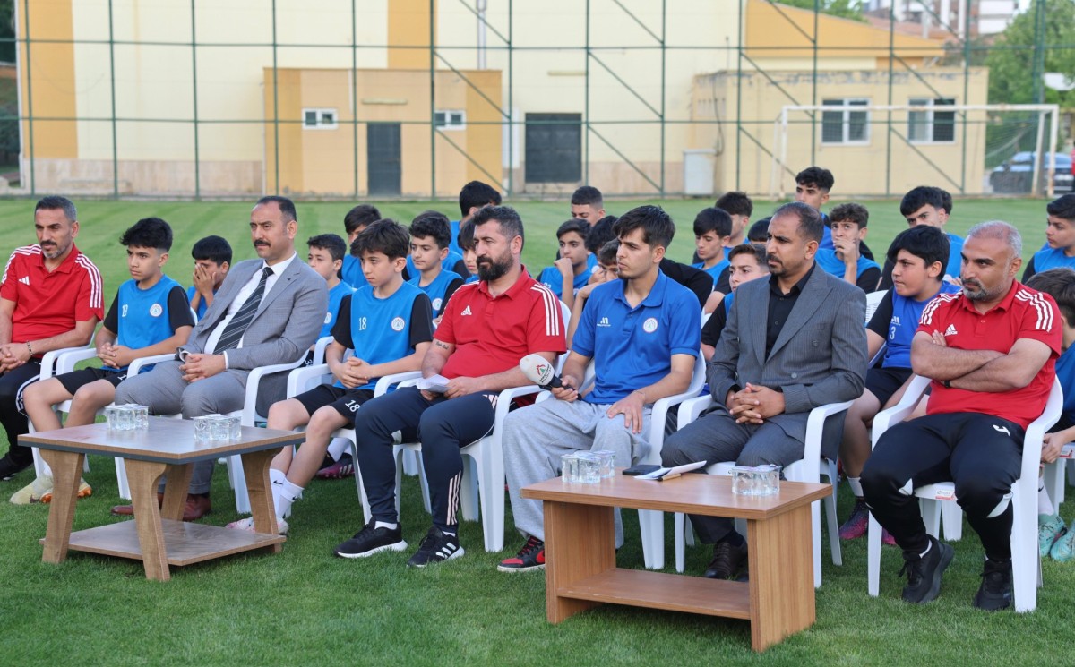 BAŞKAN NİHAT ÇİFTÇİ, SPORCULARIN SORULARINI YANITLADI