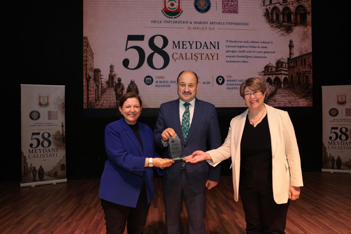 ŞANLIURFA’DA 58 MEYDANI ÇALIŞTAYI DÜZENLENDİ    BAŞKAN GÜLPINAR: “MEYDANLAR ŞEHİRLERİN AYNASIDIR”