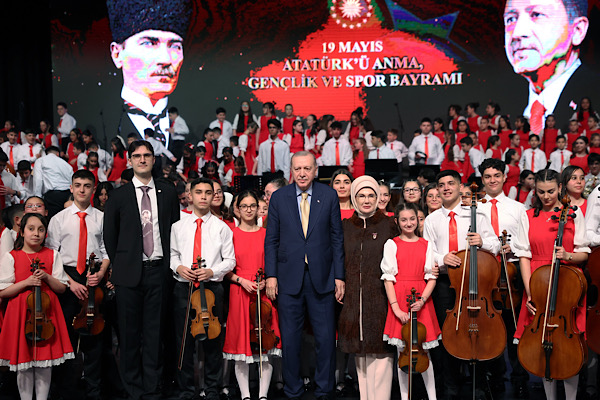 Erdoğan, Cumhurbaşkanlığı Çocuk Orkestrası ve Korosu Konseri'ne katıldı