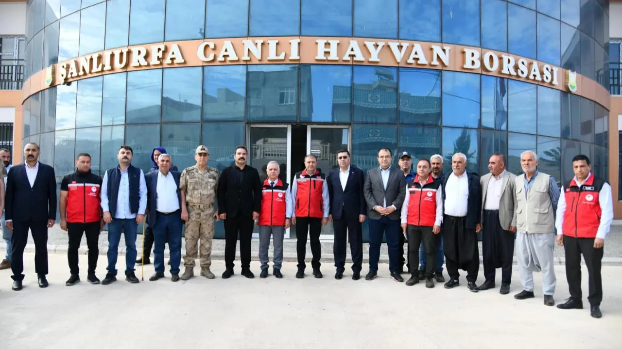  Hasan Şıldak hayvan pazarını ziyaret etti