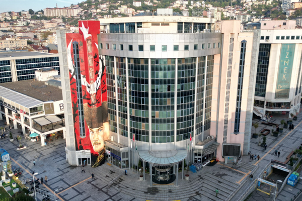 İzmit Belediyesi’nden Kurban Bayramı öncesi esnafa düzenleme