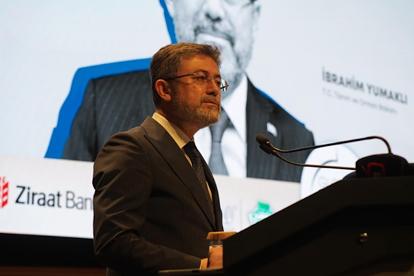 Bakan Yumaklı, Pınarbaşı’nda hemşehrileriyle bayramlaştı