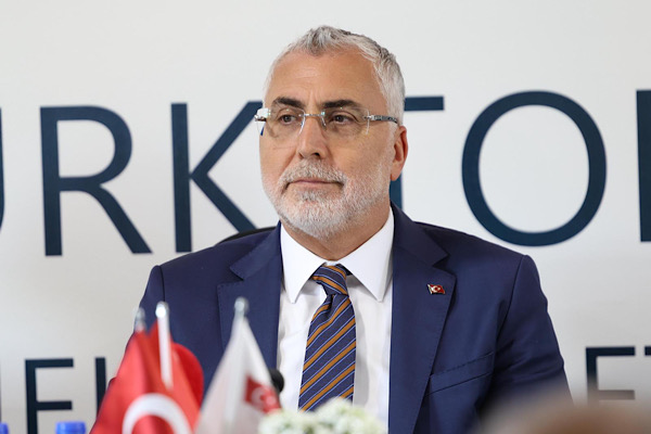 Bakan Işıkhan, İsviçre’de Türk STK temsilcileriyle bir araya geldi