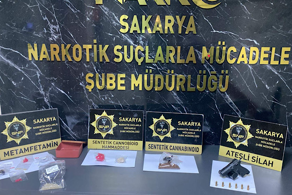 Sakarya'da uyuşturucuyu klozete dökmeye çalışan şüpheli tutuklandı