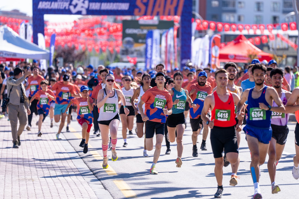 Malatya 'da &Prime;Arslantepe Yarı Maratonu&Prime; ilk kez düzenlendi