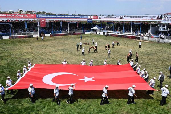 Manisa'da&Prime;Yuntdağı Yağlı Güreşleri&Prime;, final müsabakalarıyla sona erdi
