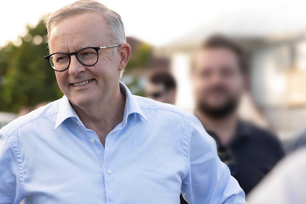 Albanese: Avustralya'daki her okula tam fon sağlıyoruz