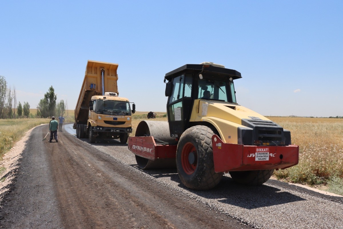 BÜYÜKŞEHİR, 3 İLÇEYİ BETON YOLLA BİRBİRİNE BAĞLIYOR