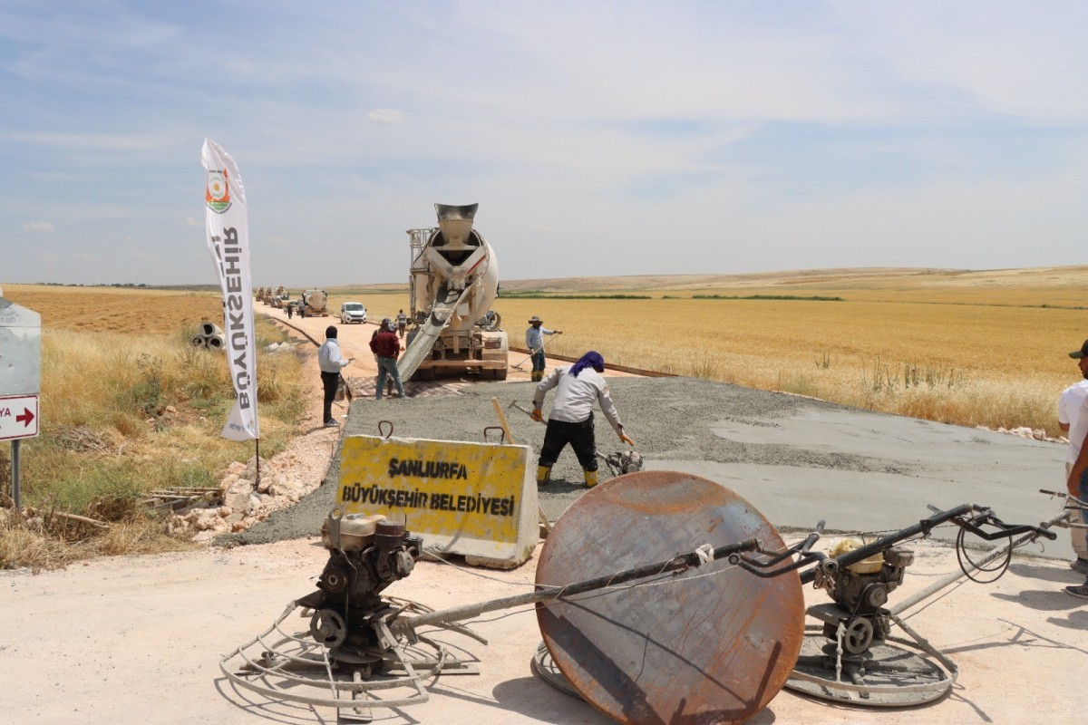 BÜYÜKŞEHİR, 3 İLÇEYİ BETON YOLLA BİRBİRİNE BAĞLIYOR