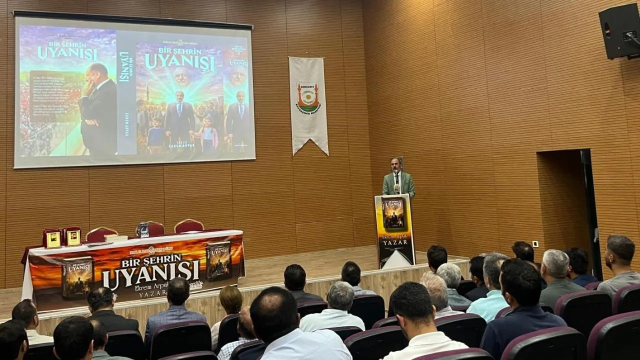 Ekrem Arpak 28. Kitabı olan “Bir Şehrin Uyanışı” adlı eserini tanıttı