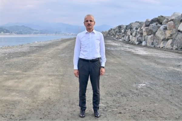 Bakan Uraloğlu: Kahramanmaraş'ta yaraları sarmak için çalışmayı sürdürüyoruz