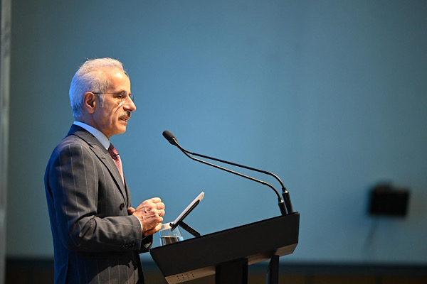 Bakan Uraloğlu, milletvekilleriyle TBMM’de bir araya geldi