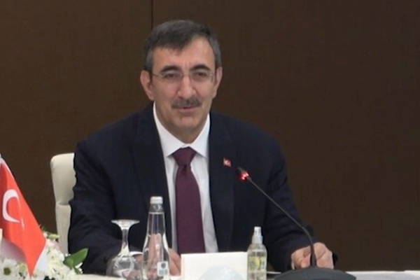 Cumhurbaşkanı Yardımcısı Yılmaz, AK Parti KKTC Temsilciliği'ni ziyaret etti