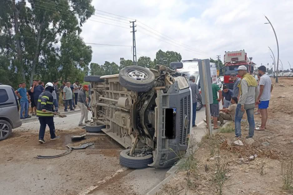 Hatay Arsuz'da trafik kazası: 2 yaralı