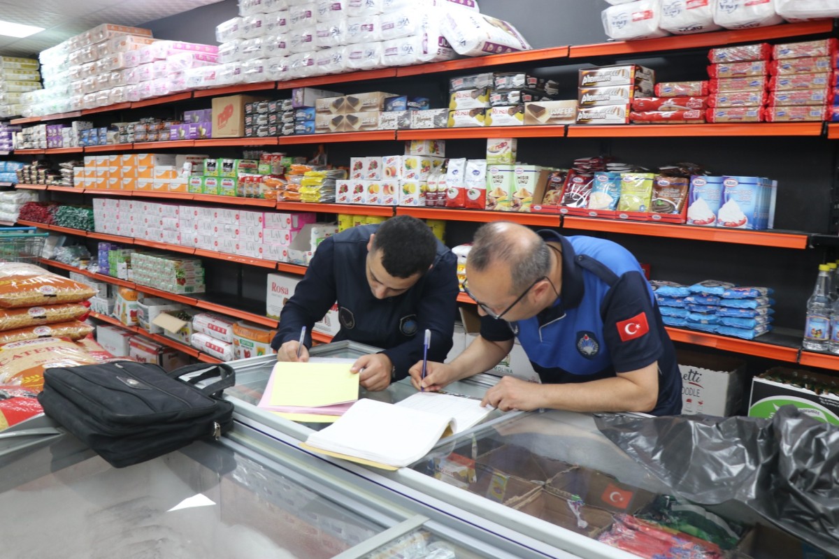 BÜYÜKŞEHİR ZABITASI, TÜKETİCİYİ ALDATAN ETİKET OYUNUNU BOZDU