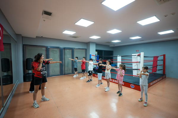 Maltepeli çocuklar Yaz Spor Kursları'nda sporla gelişiyor
