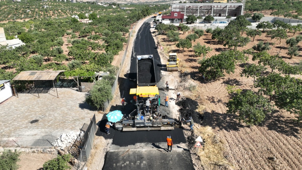 BÜYÜKŞEHİR, AÇIKSU CADDESİ’NDE YOL KALİTESİNİ YÜKSELTTİ