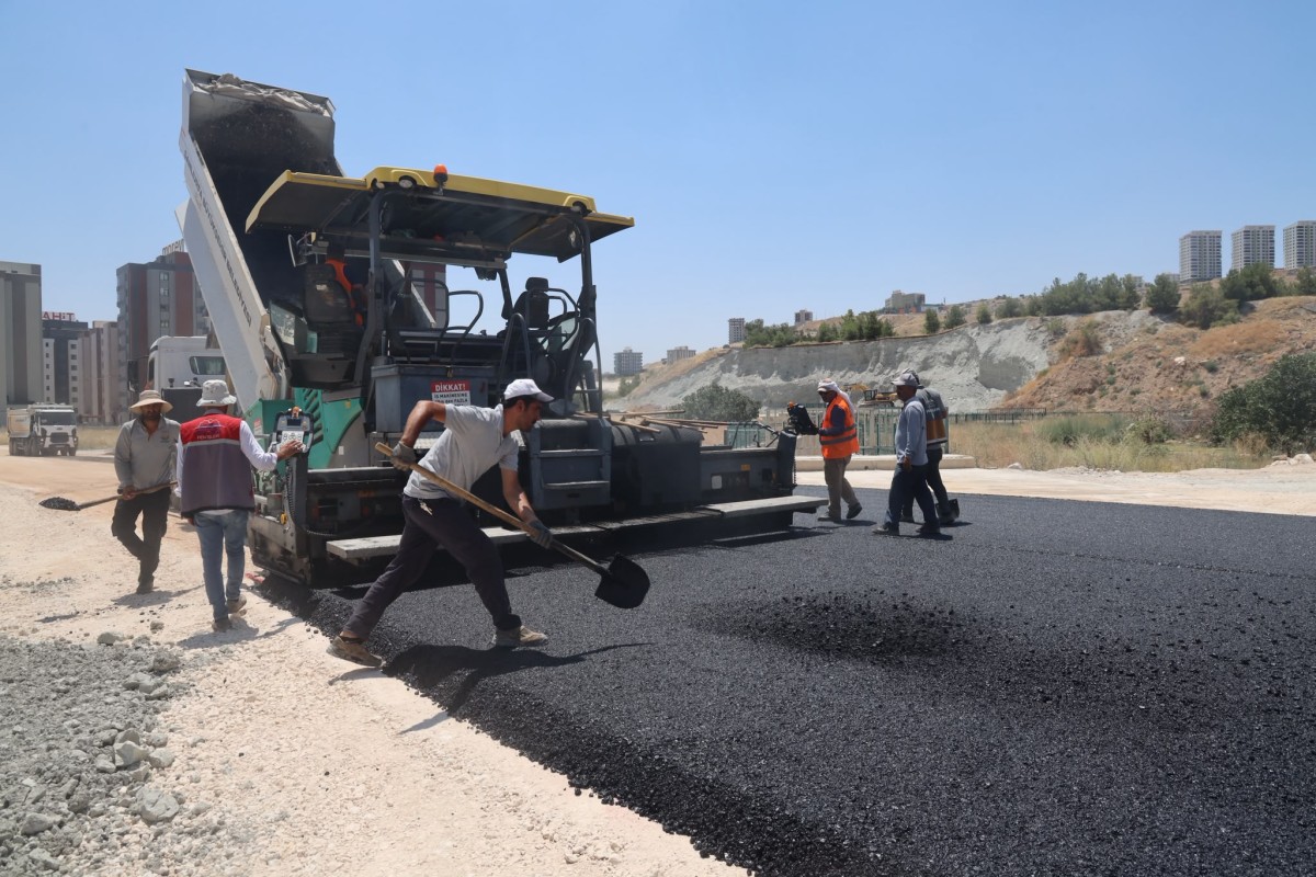 BÜYÜKŞEHİR'DEN KARAKÖPRÜ TRAFİĞİNİ RAHATLATACAK YENİ YOL