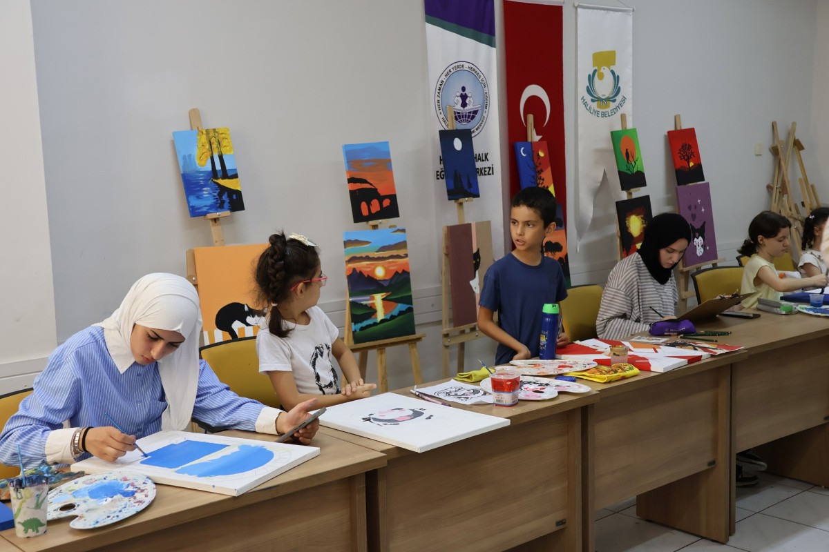 HALİLİYE'DE HER YAŞTAN VATANDAŞA EĞİTİM VE SANAT DESTEĞİ