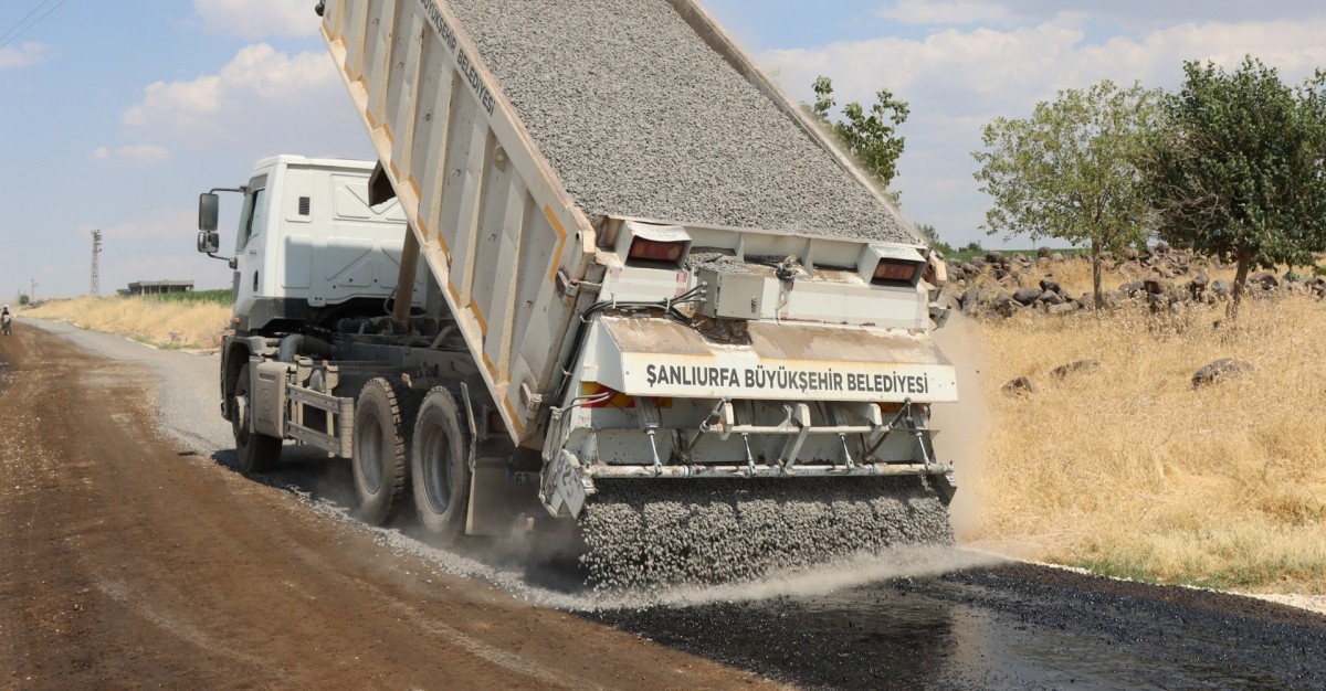 : SİVEREK’TE 5 KİLOMETRELİK YOL SATHİ ASFALTLA YENİLENDİ