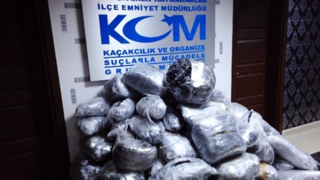 2 Araçta 430 Kilo Esrar Yakalandı