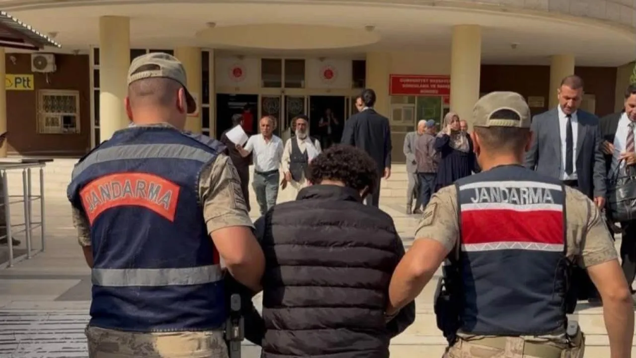 Şanlıurfa’nın Karaköprü ilçesindeZehir tacirliği, imalatı ve sağlamadan 15 yıl hükmü olan kişi yakalandı