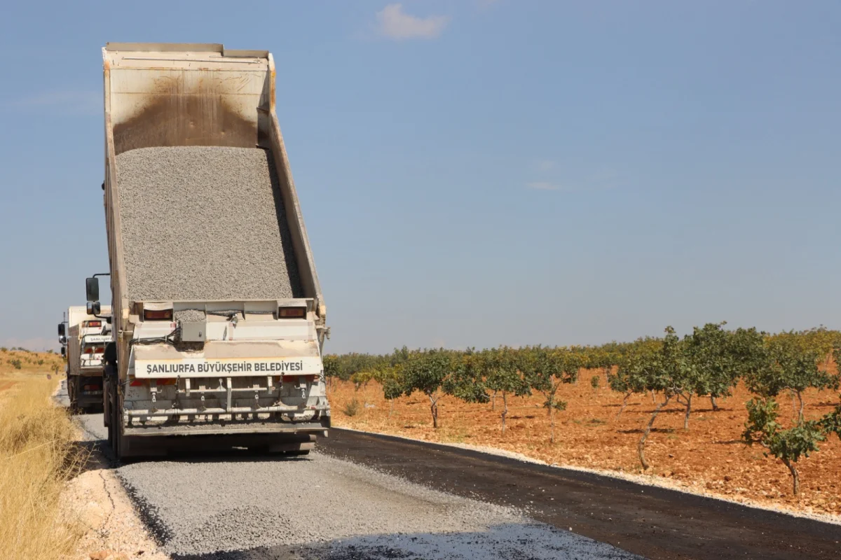 KARAKÖPRÜ KIRSALINDA YOL KONFORU ARTIYOR
