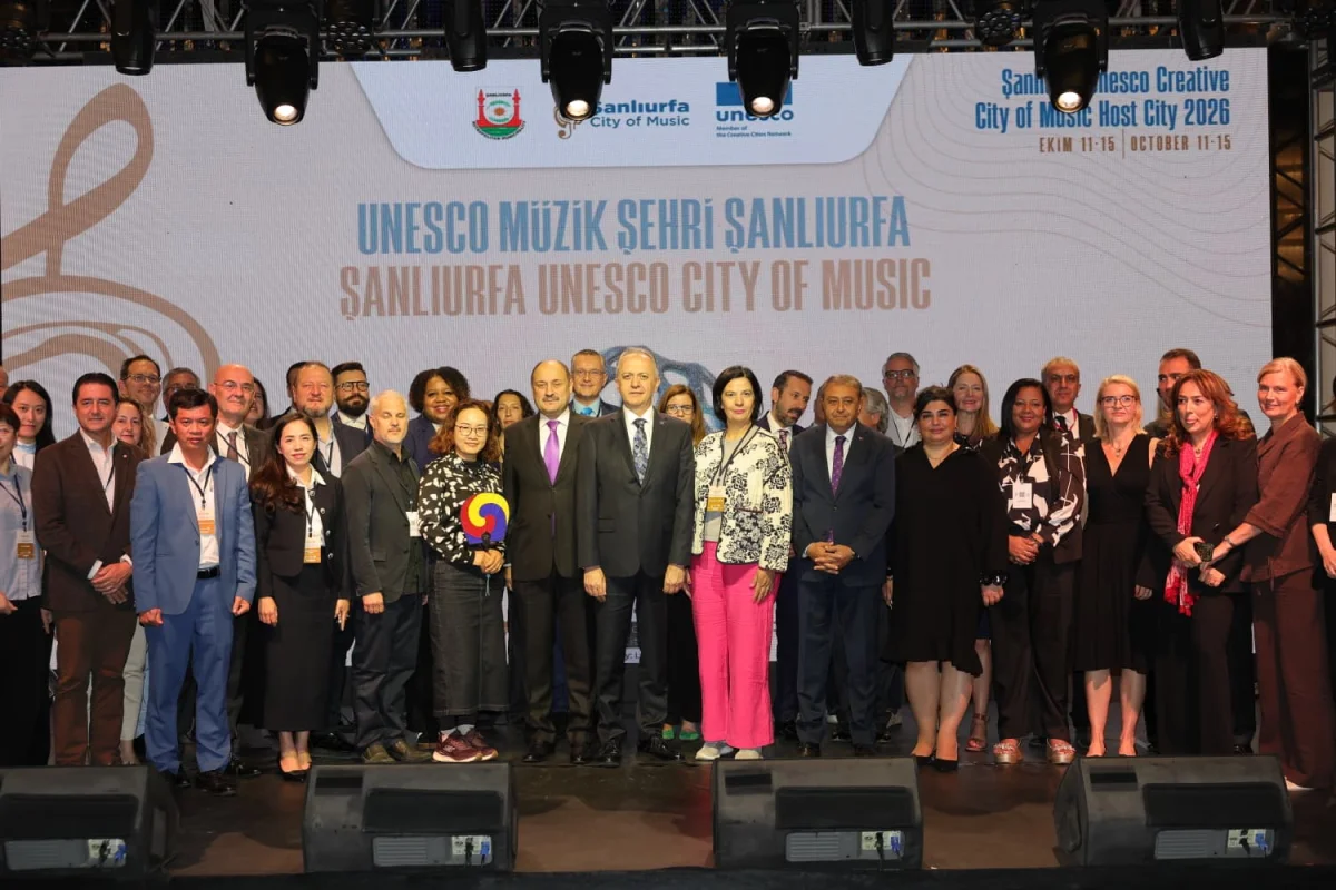 BAŞKAN GÜLPINAR: “HEDEFİMİZ, ŞANLIURFA’NIN MİRASINI DÜNYAYLA BULUŞTURMAK”

BAŞKAN GÜLPINAR, UNESCO MÜZİK KÜRESİ’Nİ KANSAS CİTY’YE DEVRETTİ