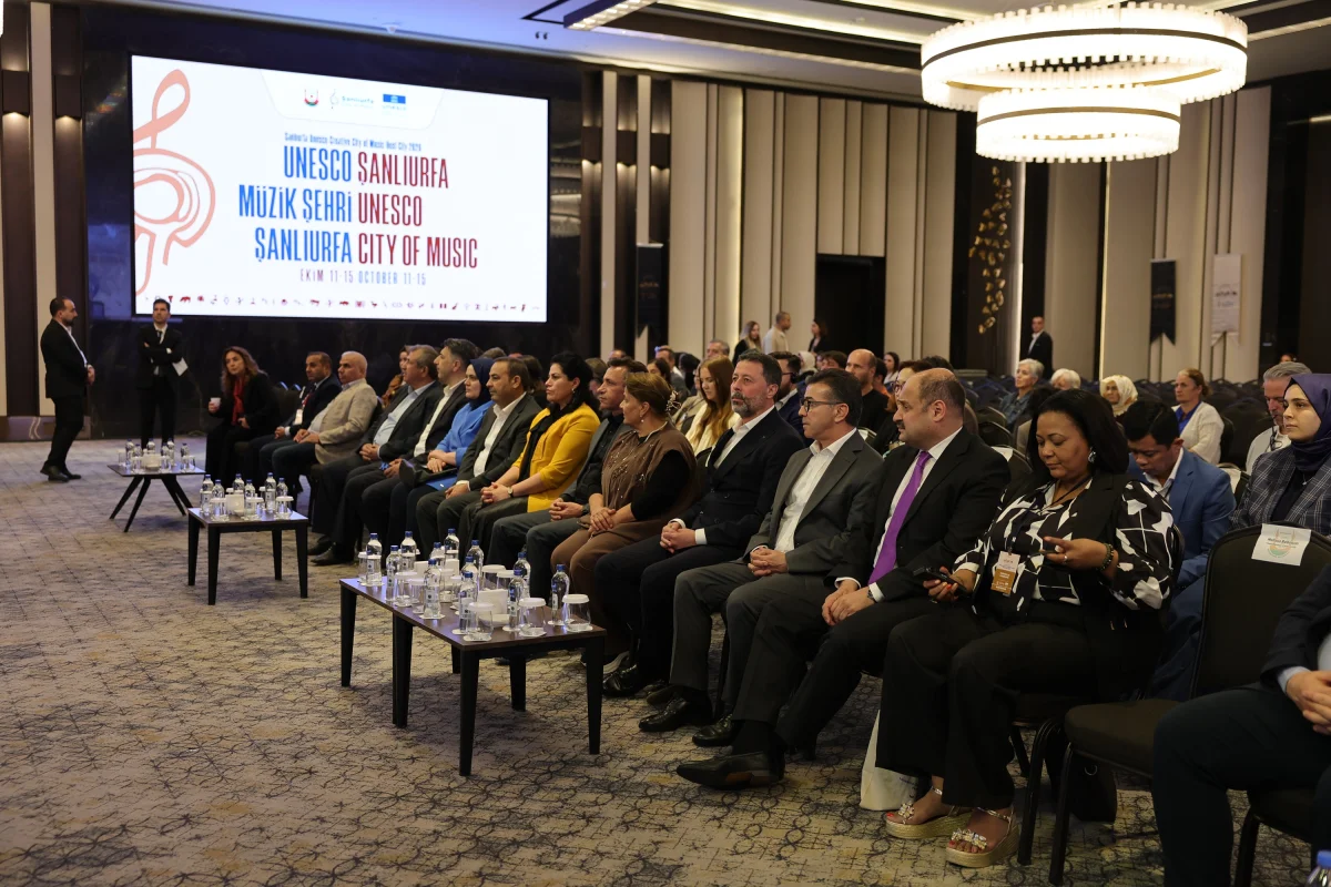 UNESCO MÜZİK BULUŞMASINDA ÂŞIKLAR, ABDALLAR VE DENGBÊJLER SAHNEYE ÇIKTI
