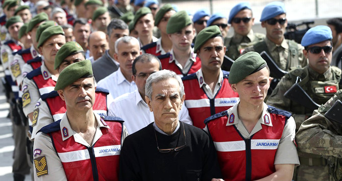 50 Bini FETÖ'den Tutuklu 60 Bin Hükümlü Tek Tip Kıyafet Giyecek