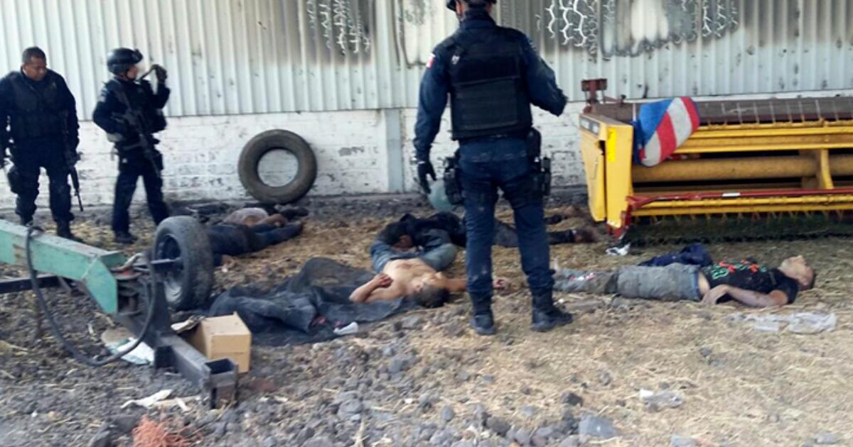 Meksika'da çatışma: 43 kişi öldü