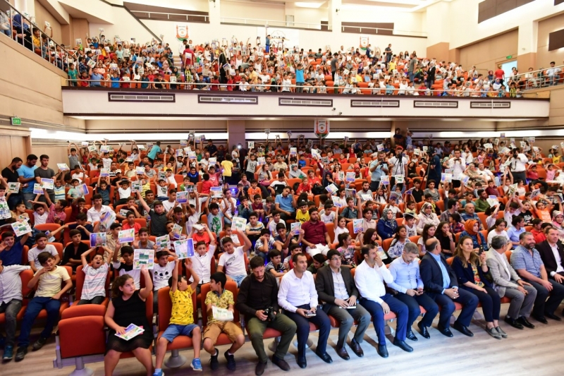 6 BİN 800 ÖĞRENCİNİN KATILDIĞI YAZ KURSLARI SONA ERDİ
