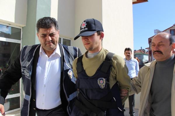 8 Yaşındaki Kızı Parktan Kaçırdı, Çalıların Arasında Yakalandı