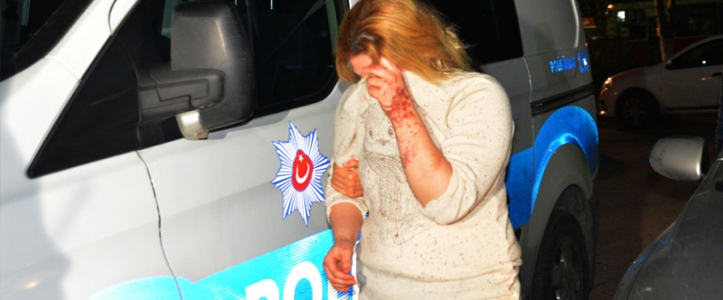 Adana da eşi ve arkadaşları tarafından bıçaklanarak öldürüldü.