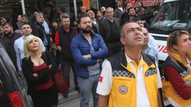 Adana'da Vatandaş İntihar Girişiminde Bulunan Genci Vuracağını Söyledi