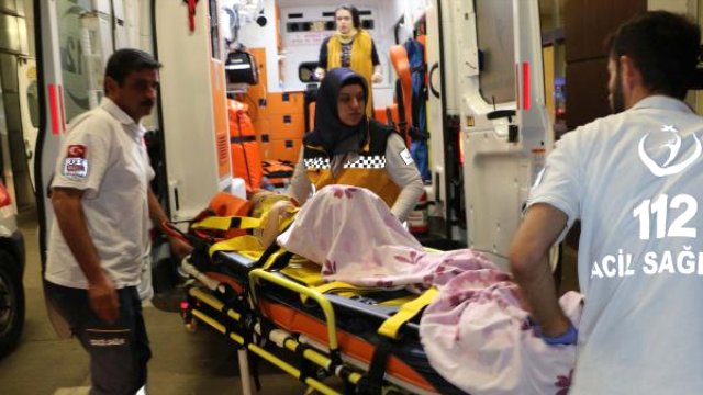 Adıyaman'da İki Otomobil Çarpıştı: 1 Ölü, 7 Yaralı Var