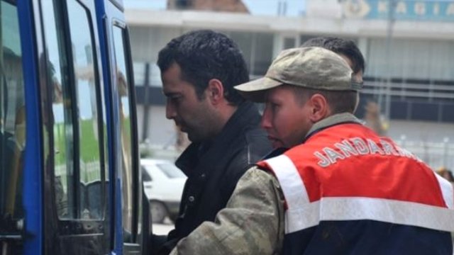 Adyaman da Babasını Öldüren Oyuncu Orhan Şimşek İlk Duruşmaya Çıktı