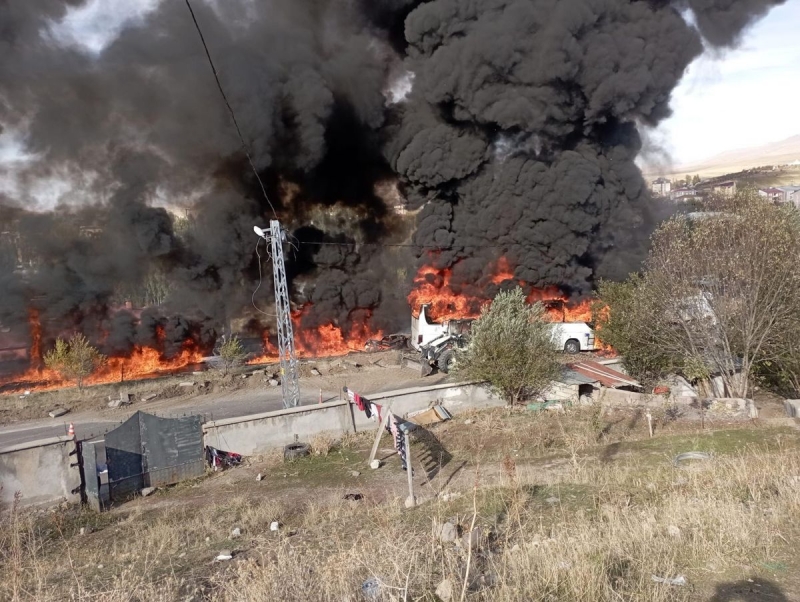 Ağrı'nın Tutak ilçesinde yolcu otobüsü ile tanker çarpıştı! Çok sayıda ölü ve yaralı var